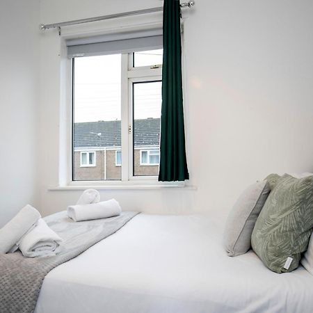 Quiet And Comfy House With 2 Bedrooms And 2 Bathrooms Super Fast Wifi And Crisp Hotel Standard White Linen Hosted By Our Home Short Stays ダーリントン エクステリア 写真