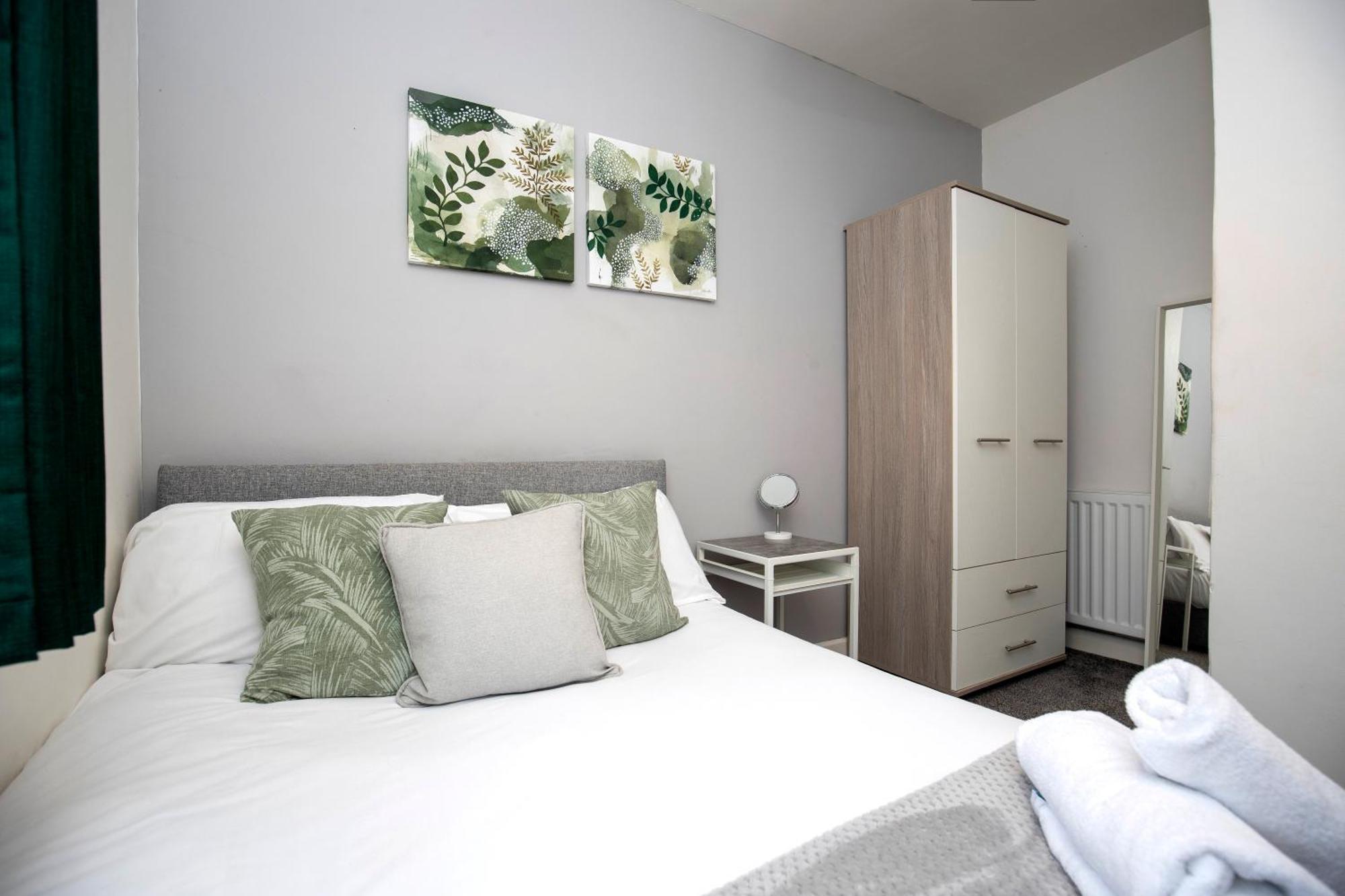 Quiet And Comfy House With 2 Bedrooms And 2 Bathrooms Super Fast Wifi And Crisp Hotel Standard White Linen Hosted By Our Home Short Stays ダーリントン エクステリア 写真