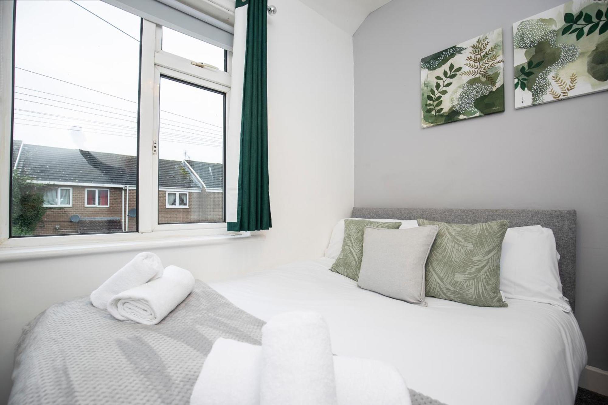Quiet And Comfy House With 2 Bedrooms And 2 Bathrooms Super Fast Wifi And Crisp Hotel Standard White Linen Hosted By Our Home Short Stays ダーリントン エクステリア 写真