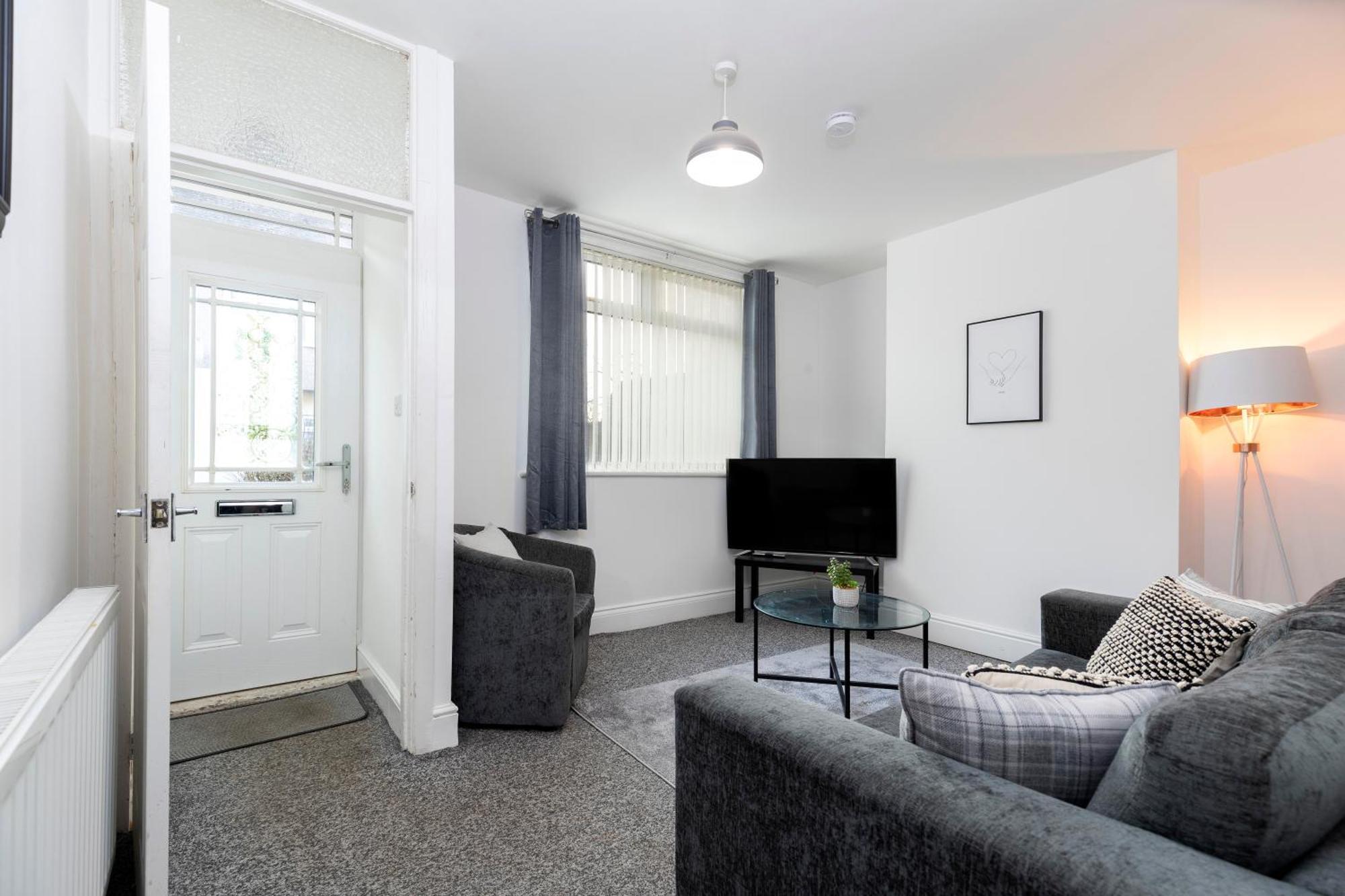 Quiet And Comfy House With 2 Bedrooms And 2 Bathrooms Super Fast Wifi And Crisp Hotel Standard White Linen Hosted By Our Home Short Stays ダーリントン エクステリア 写真
