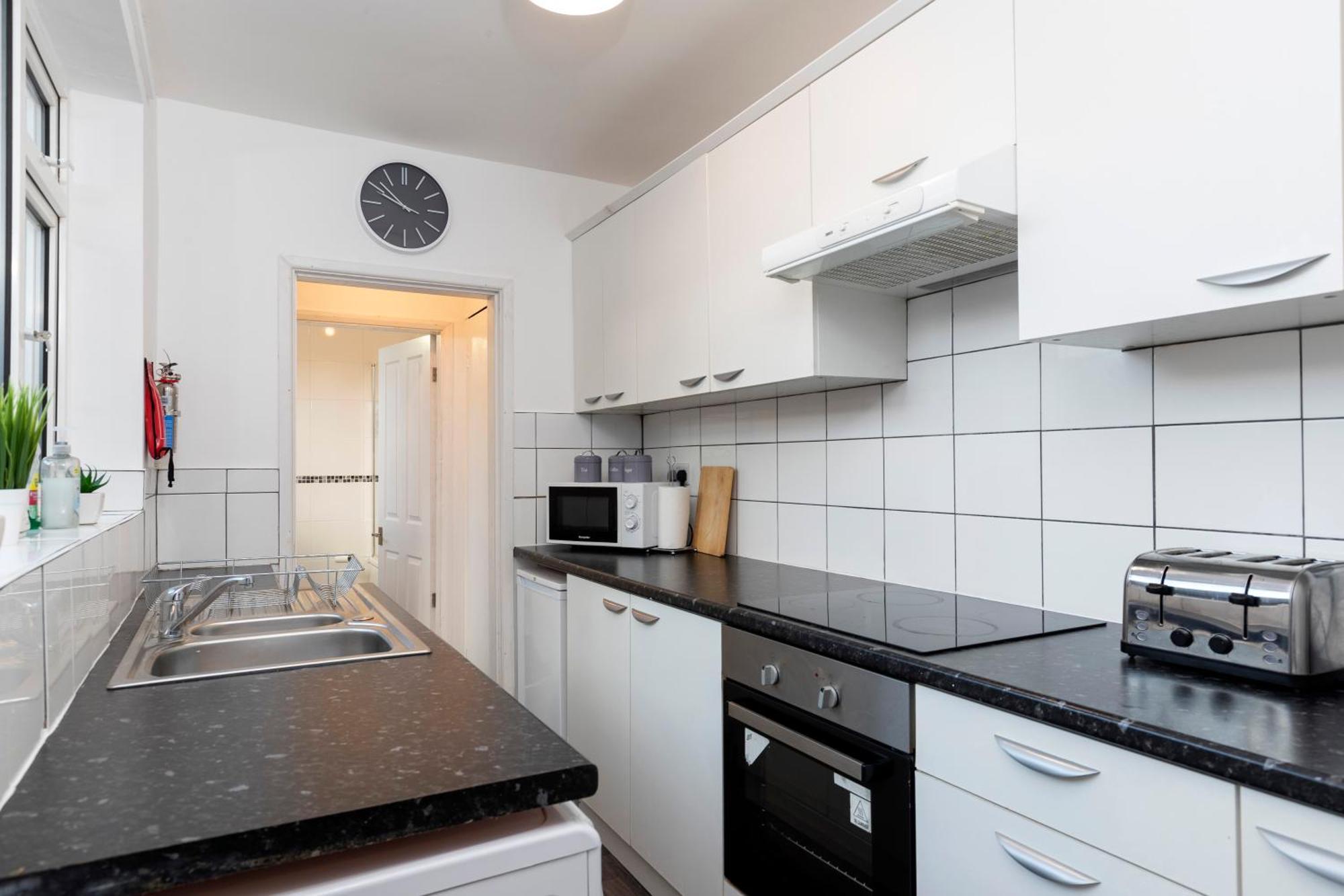 Quiet And Comfy House With 2 Bedrooms And 2 Bathrooms Super Fast Wifi And Crisp Hotel Standard White Linen Hosted By Our Home Short Stays ダーリントン エクステリア 写真